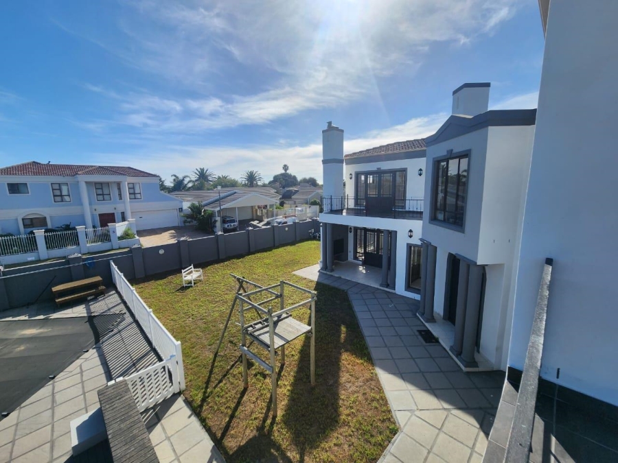 To Let 4 Bedroom Property for Rent in Parklands Western Cape